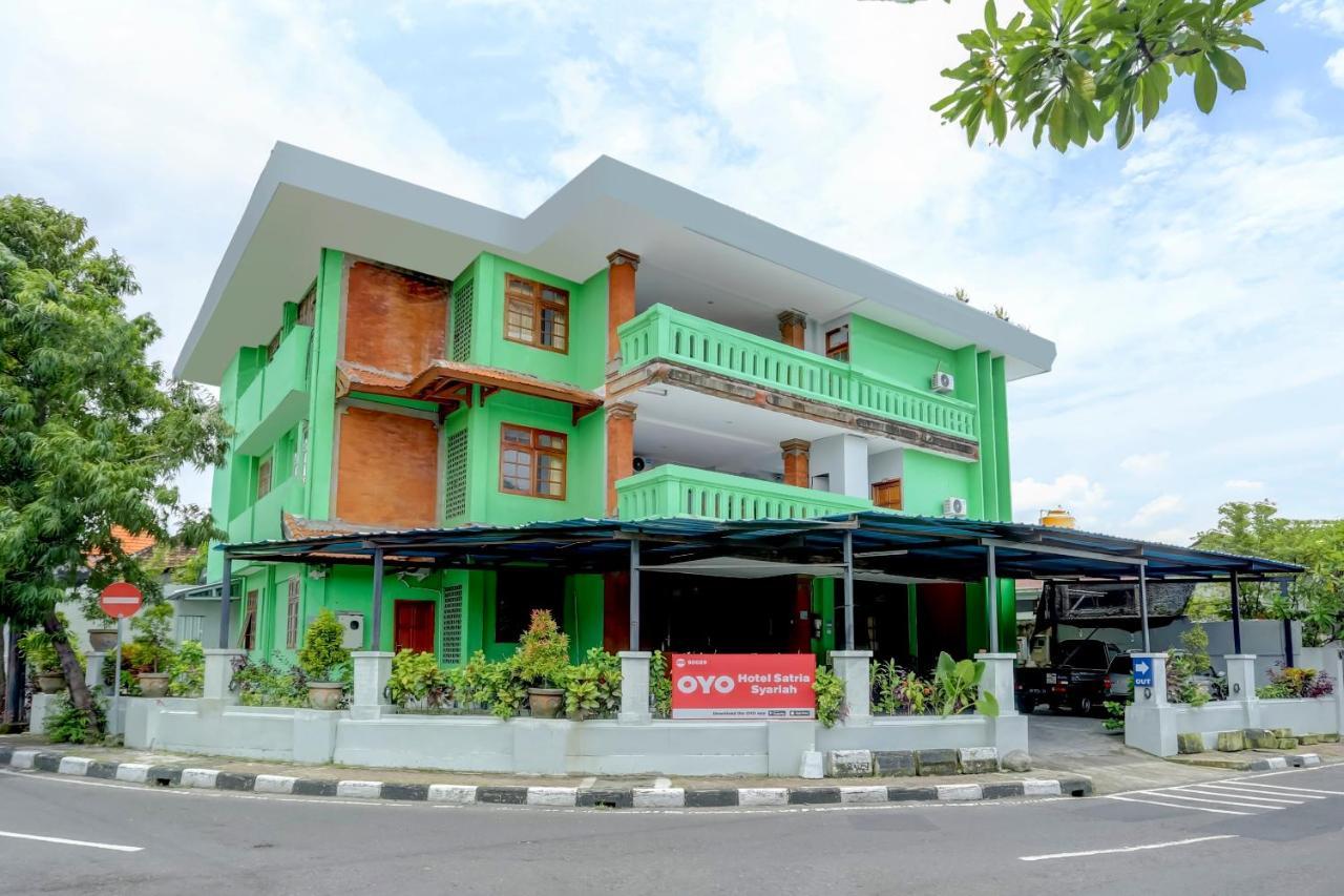 Oyo 90089 Hotel Satria Syariah Denpasar Exteriör bild