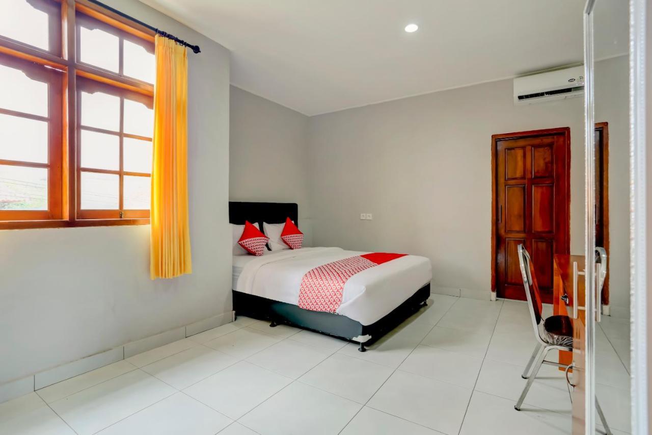 Oyo 90089 Hotel Satria Syariah Denpasar Exteriör bild
