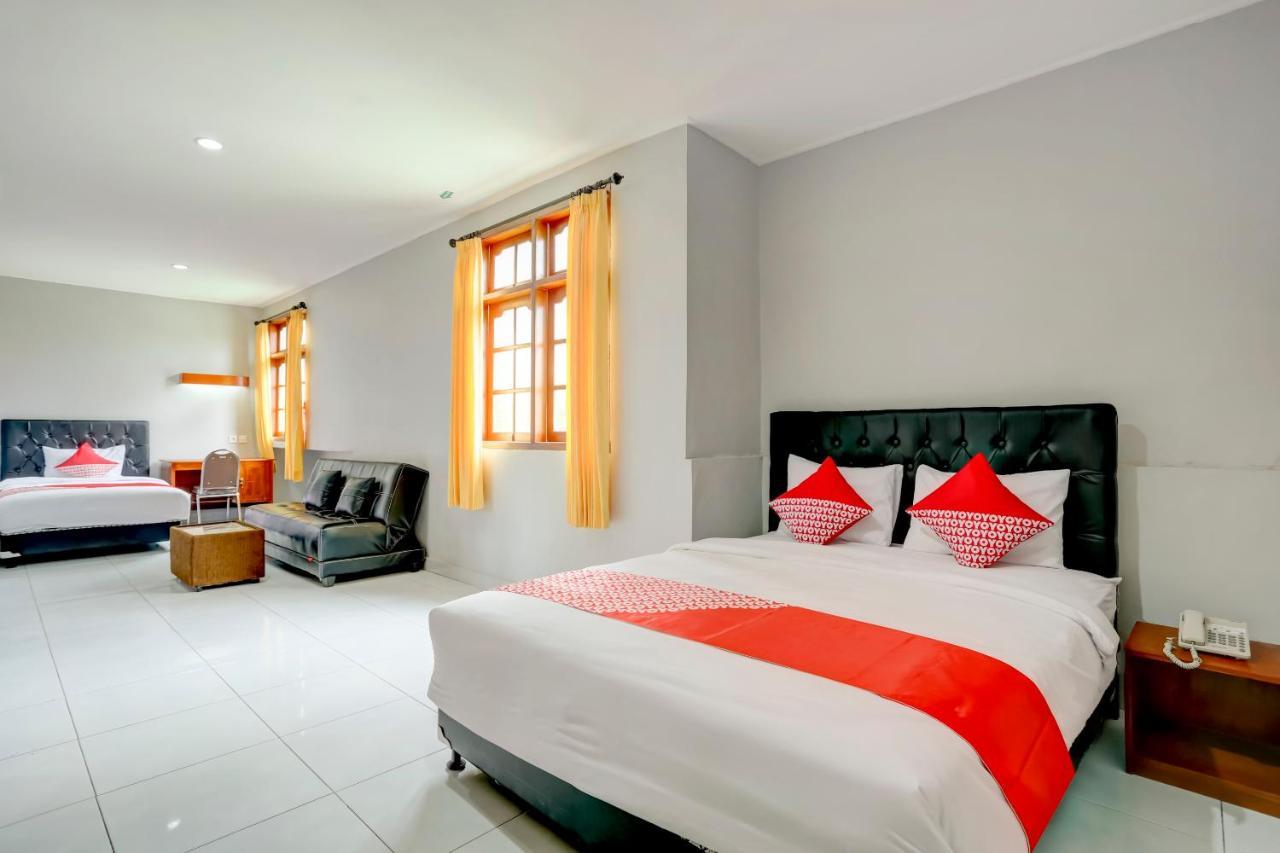 Oyo 90089 Hotel Satria Syariah Denpasar Exteriör bild