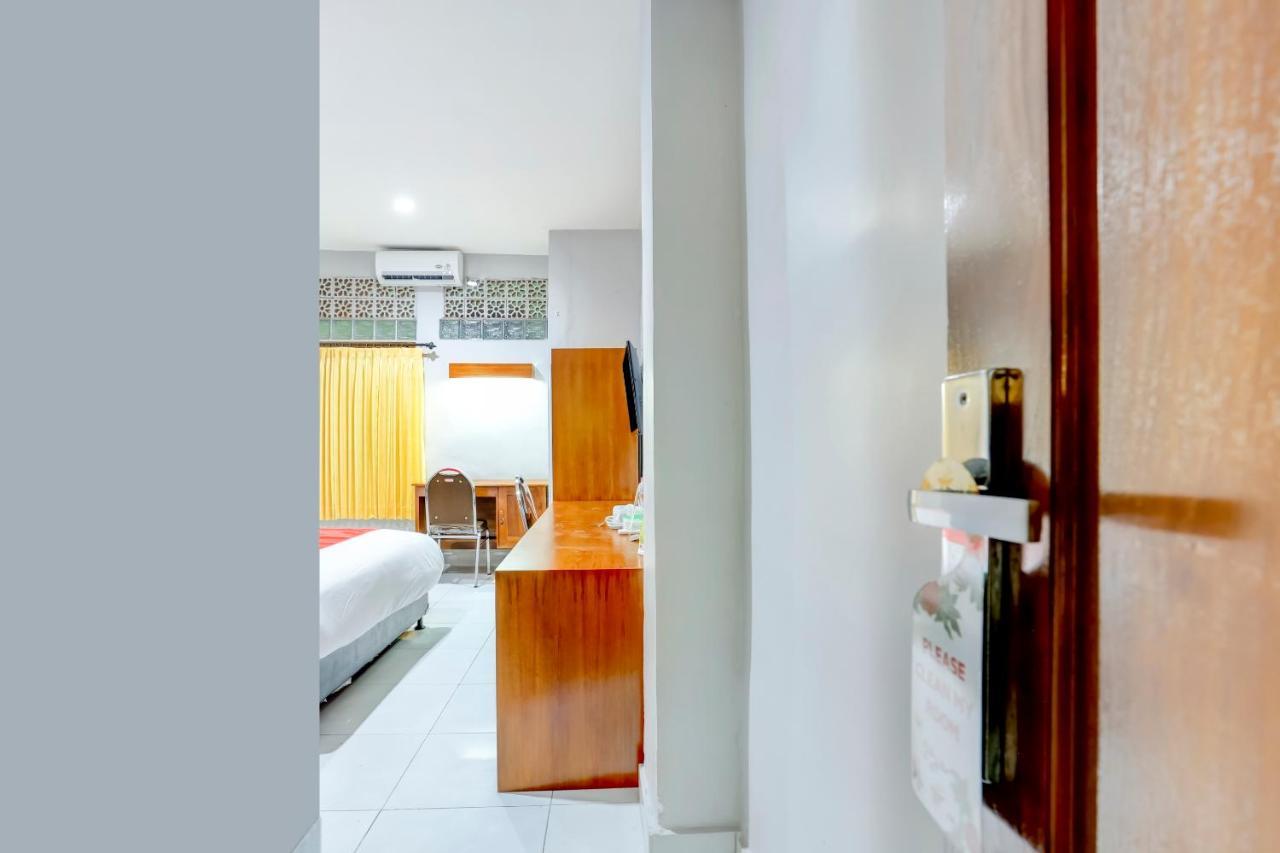 Oyo 90089 Hotel Satria Syariah Denpasar Exteriör bild